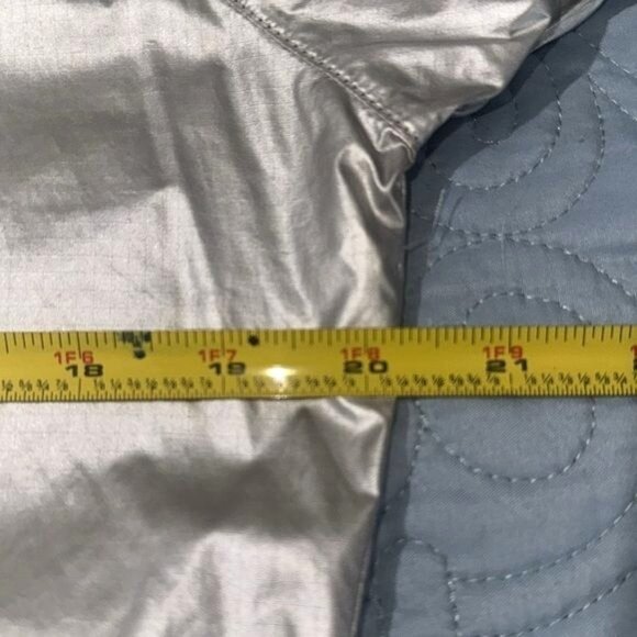 Fila Womens Metallic Silver Hooded Jacket With Pink Accents & Zipper Closure Siz - Picture 9 of 9